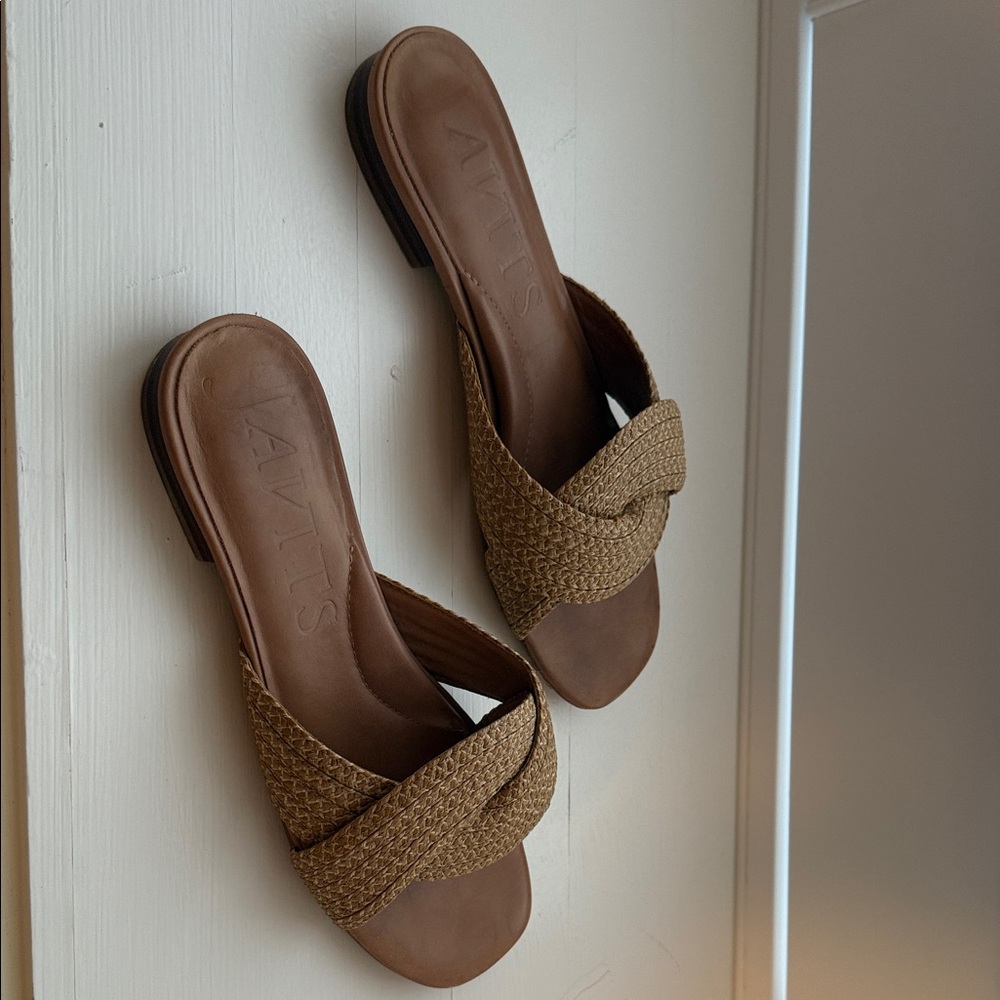 Eric Javits Woven Cross-Strap Slide Sandals - Tan